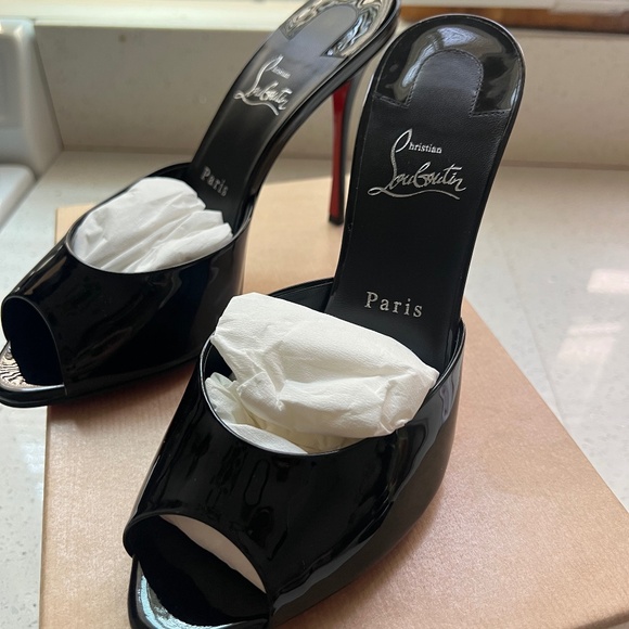 Christian Louboutin - Picture 1 of 6